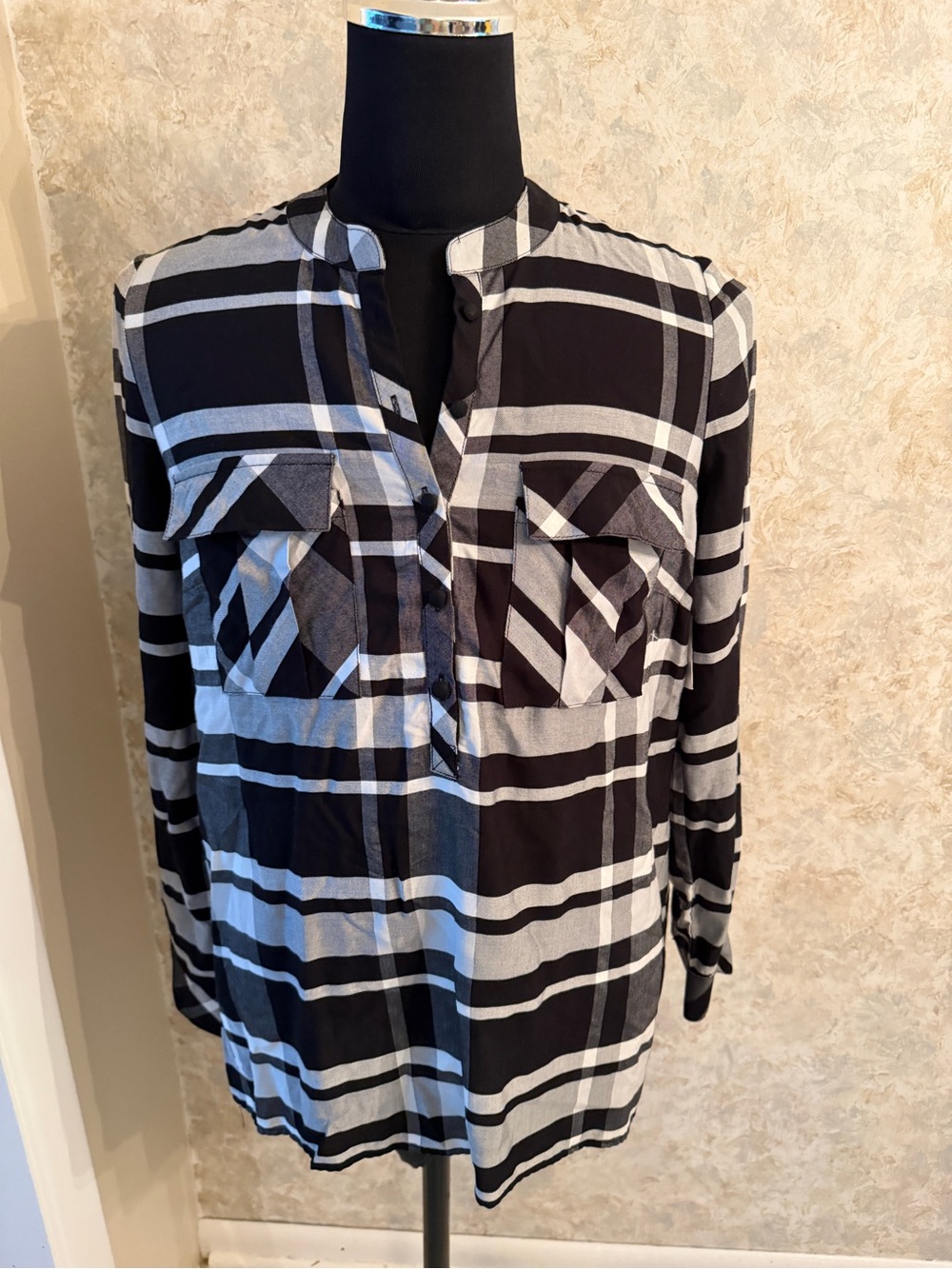 Black & White Plaid Women's Button-Front Blouse